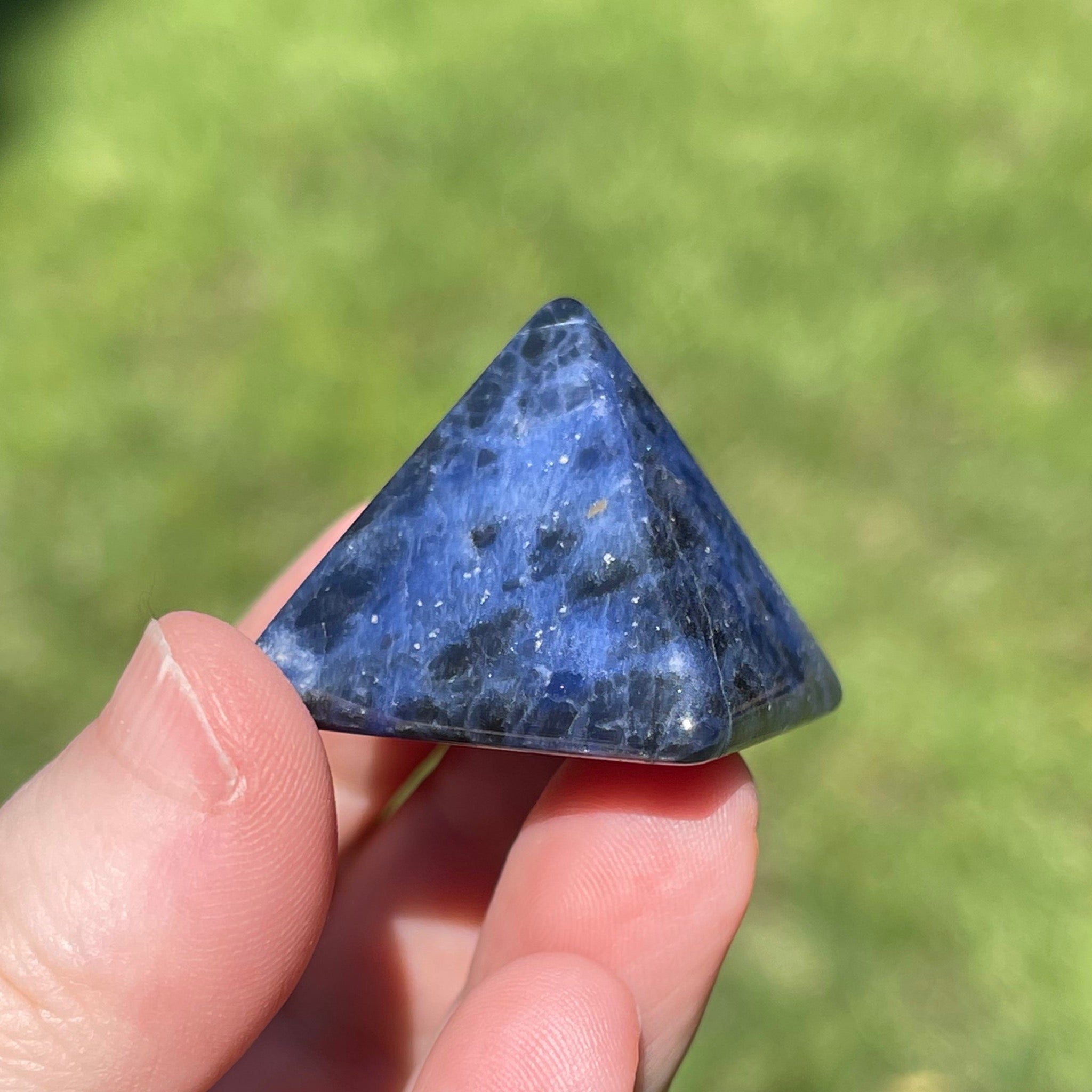 Sodalite Crystal Pyramids – Luscious Earth Creation